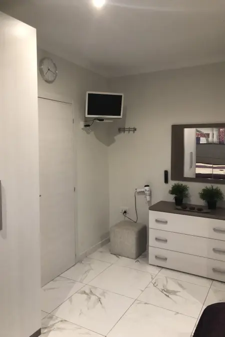 Klimatisierte Wohnung mit Grill und Terrasse, Appartement 5 personnes à Marsascala - Photo 23