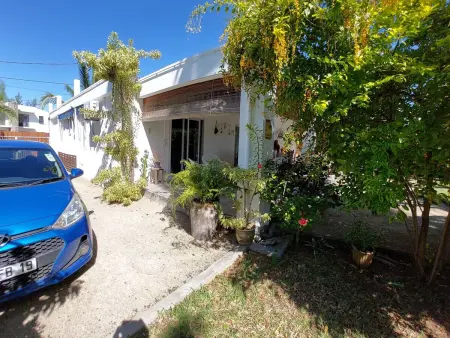 in Roches Noires mit Großem Garten, Maison 4 personnes à Cap Malheureux - Photo 2