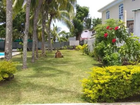 in Roches Noires mit Großem Garten, Maison 4 personnes à Cap Malheureux - Photo 4