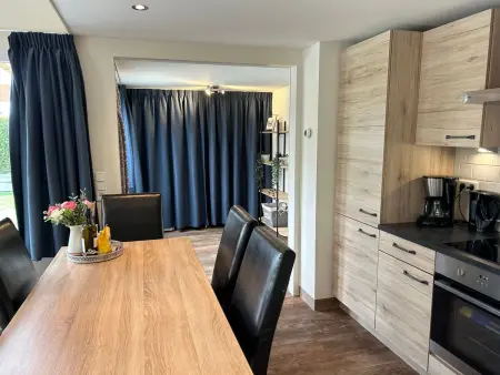 in einem familienfreundlichen Ferienpark, Maison 5 personnes à Stavenisse - Photo 5
