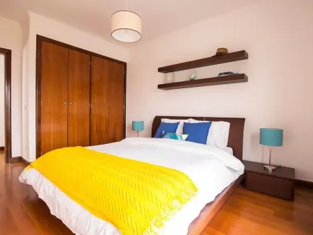 Turmhaus mit freier Garage, Appartement 4 personnes à Aveiro - Photo 1