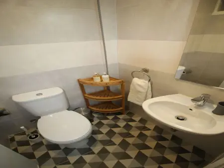 Aveiro Apartment mit Patio, Appartement 6 personnes à Aveiro - Photo 9