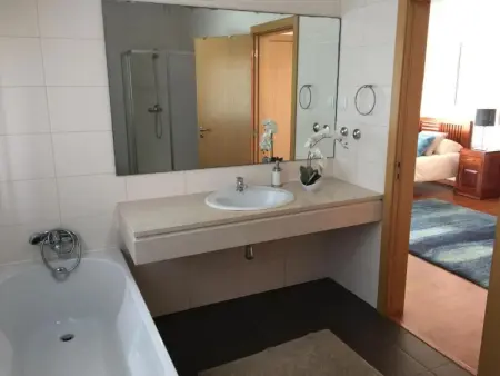 Lagoon Pearl Modernes Haus mit privatem Pool 2, Appartement 6 personnes à Obidos - Photo 13