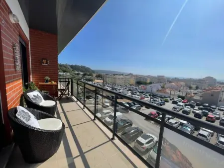 Genießen Sie den Balkon mit Blick auf das Meer, Appartement 6 personnes à Famalicão - Photo 1