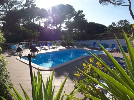 Schönes Ferienhaus in Colares mit Privatem Pool - Photo 1