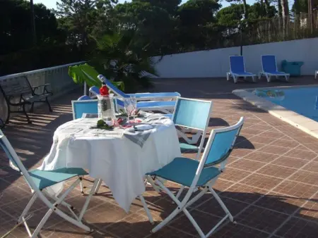 Schönes Ferienhaus in Colares mit Privatem Pool - Photo 3