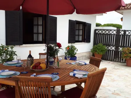 Schönes Ferienhaus in Colares mit Privatem Pool - Photo 24