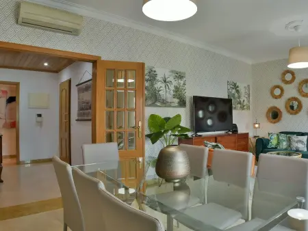 Zentrale Wohnung in Lissabon, Appartement 9 personnes à Lisbonne - Photo 1