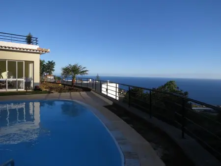 Luxuriöses Escape Village Calheta mit beheiztem Pool - Photo 9