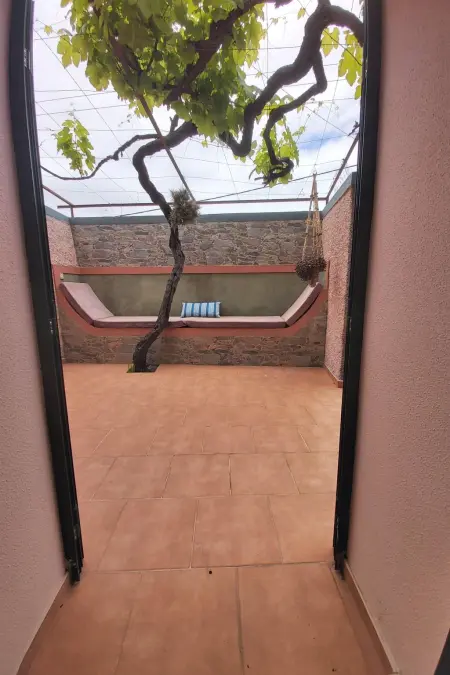 Cottage aus Stein mit Blick auf das Wasser, Maison 5 personnes à Arco da Calheta - Photo 6