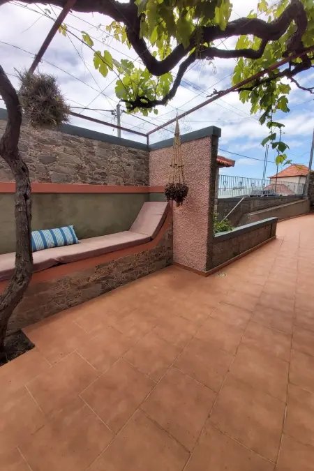 Cottage aus Stein mit Blick auf das Wasser, Maison 5 personnes à Arco da Calheta - Photo 7