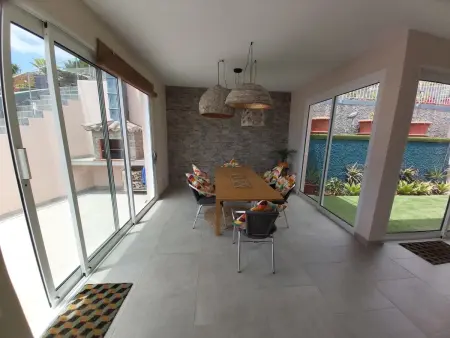 Cottage aus Stein mit Blick auf das Wasser, Maison 5 personnes à Arco da Calheta - Photo 9