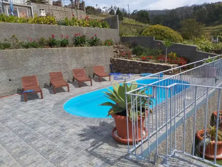 Cottage aus Stein mit Blick auf das Wasser, Maison 5 personnes à Arco da Calheta - Photo 18