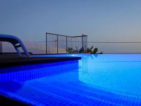 in Estreito Da Calheta mit Privatem Pool und Meerblick - Photo 6