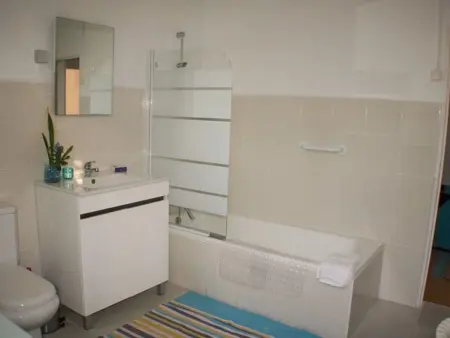 Typische Bauernhof-Wohnung, Appartement 5 personnes à Arco da Calheta - Photo 8