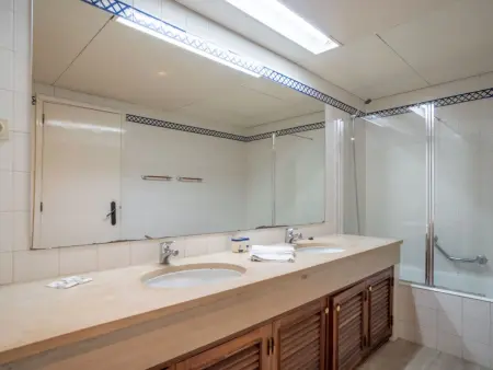 für 4 Personen ca. 130 m&sup2; in São Martinho, Madeira (Südküste von Madeira) - Photo 11