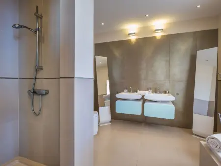 Schönes Ferienhaus in Sao Goncalo mit Privatem Pool - Photo 22