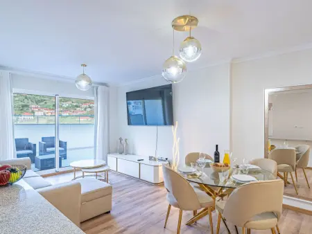 Sonnenblume  mit Gemeinschaftspool, Appartement 6 personnes à Madeira Caniço - Photo 1