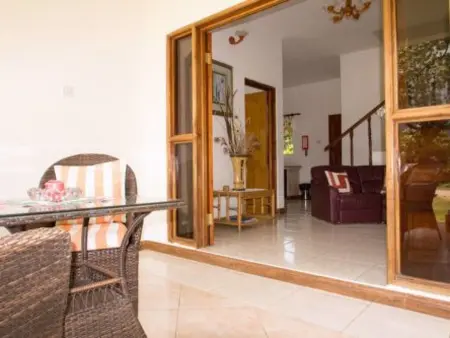 Erdgeschosswohnung mit Grill in Mare Anglaise, Appartement 2 personnes à Beau Vallon - Photo 5