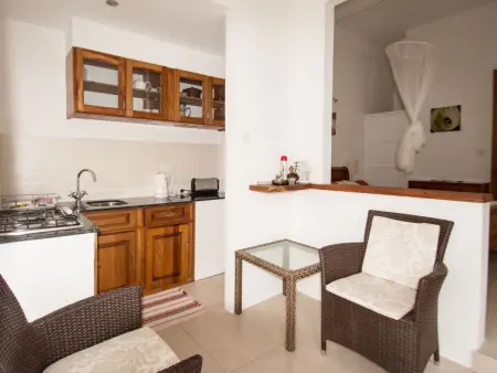 Appartement Merle mit Grill und Garten, Appartement 2 personnes à Beau Vallon - Photo 13