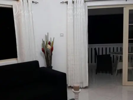 Horizon, klimatisierte Ferienwohnung mit Balkon, Appartement 4 personnes à Beau Vallon - Photo 5