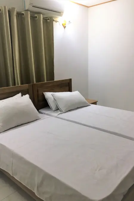 Horizon, klimatisierte Ferienwohnung mit Balkon, Appartement 4 personnes à Beau Vallon - Photo 13