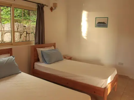 Horizon, klimatisierte Ferienwohnung mit Balkon, Appartement 4 personnes à Beau Vallon - Photo 35
