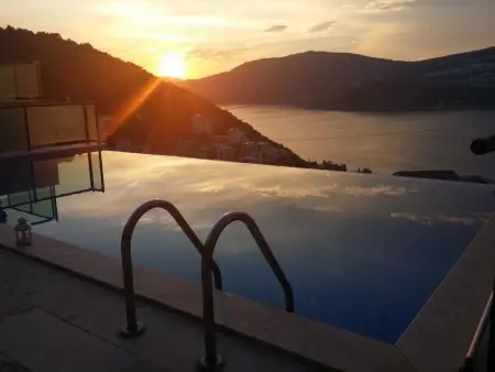 Luxuriöse Villa mit atemberaubendem Meerblick, Maison 8 personnes à Kalkan - Photo 2