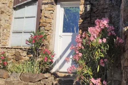 Mirabeau, Maison de charme avec piscine. - Photo 2