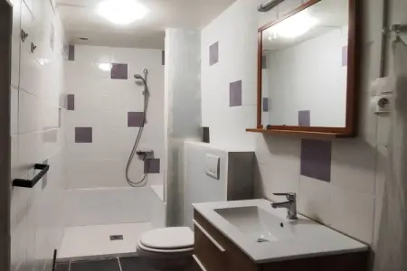 Mirabeau, Maison de charme avec piscine. - Photo 11