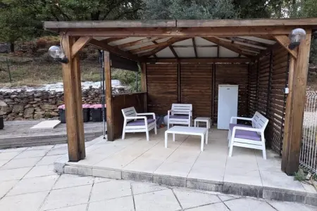 Mirabeau, Maison de charme avec piscine. - Photo 17