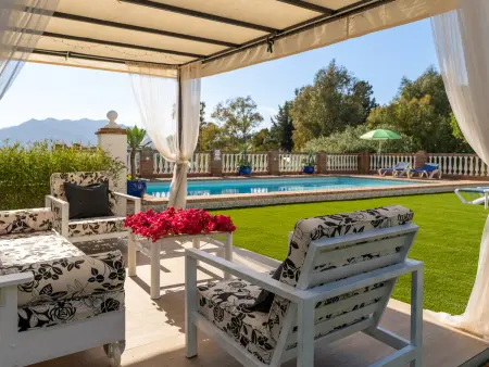 Excellente villa andalouse avec grande piscine privée - Photo 12