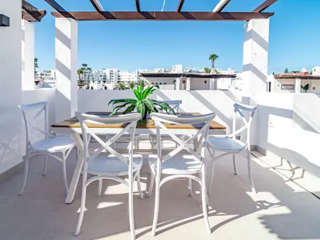 Maison mitoyenne spacieuse à San Pedro, 4 chambres, piscine, climatisation - Photo 6