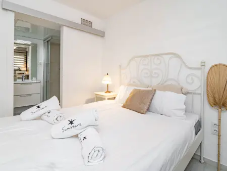 Maison mitoyenne spacieuse à San Pedro, 4 chambres, piscine, climatisation - Photo 21