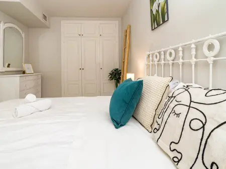 Maison mitoyenne spacieuse à San Pedro, 4 chambres, piscine, climatisation - Photo 35