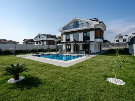 Villa in Ölüdeniz mit Kinderpool, Maison 6 personnes à Ölüdeniz - Photo 1