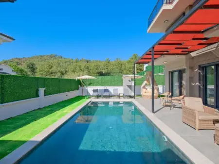 Große Villa in Fethiye Ausserhalb im grünen, Maison 8 personnes à Ölüdeniz - Photo 2