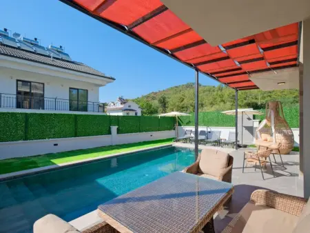 Große Villa in Fethiye Ausserhalb im grünen, Maison 8 personnes à Ölüdeniz - Photo 3
