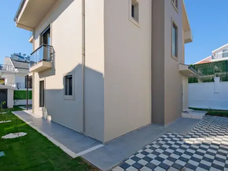 Große Villa in Fethiye Ausserhalb im grünen, Maison 8 personnes à Ölüdeniz - Photo 4