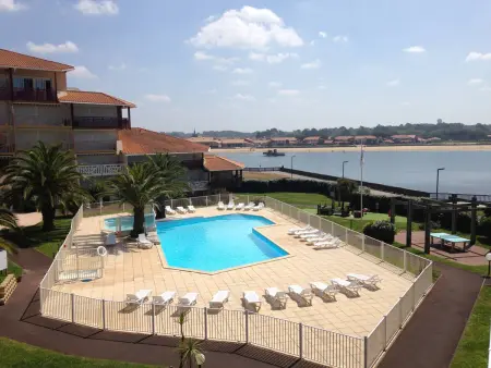 Appartement T3 avec terrasse et piscine collective - Photo 7