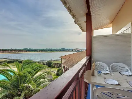 Appartement T3 avec terrasse et piscine collective - Photo 8