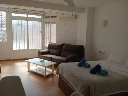 Studio à Torre del Mar, proche plage, piscine, animaux admis - Photo 2