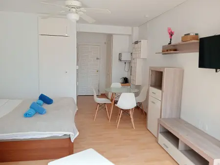 Studio à Torre del Mar, proche plage, piscine, animaux admis - Photo 6
