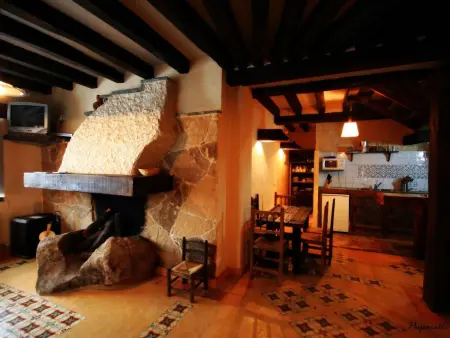 Casa Rural  Orgullo  mit Sprudelbad, Maison 14 personnes à Bermellar - Photo 4