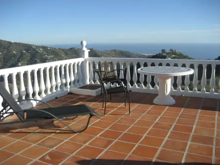 Casa Palmeras in Sayalonga mit Gepflegtem Garten - Photo 9
