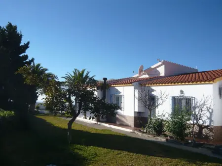 Casa Palmeras in Sayalonga mit Gepflegtem Garten - Photo 15