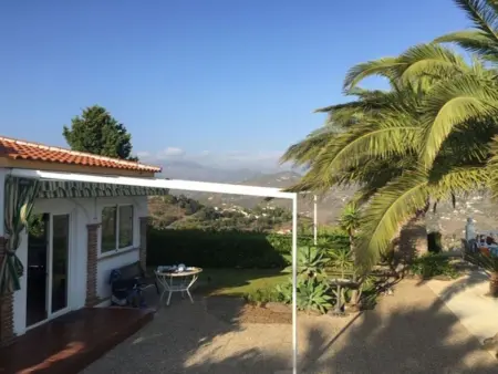 Casa Palmeras in Sayalonga mit Gepflegtem Garten - Photo 17