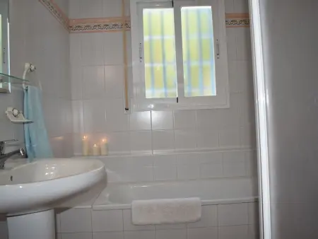 Villa mit privatem Pool, Maison 4 personnes à Sayalonga - Photo 21