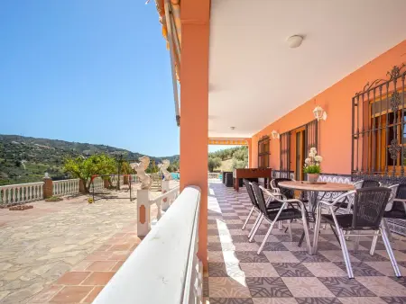 Familienhaus mit großzügigen Außenanlagen, Maison 16 personnes à La Axarquía   Alcaucín - Photo 4