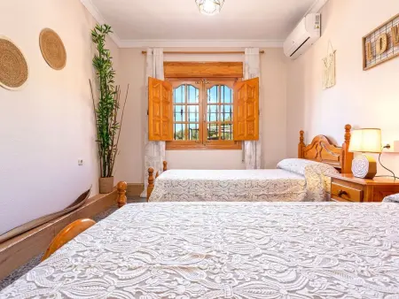 Familienhaus mit großzügigen Außenanlagen, Maison 16 personnes à La Axarquía   Alcaucín - Photo 17